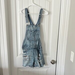 Women’s American Eagle denim shorts overalls size small